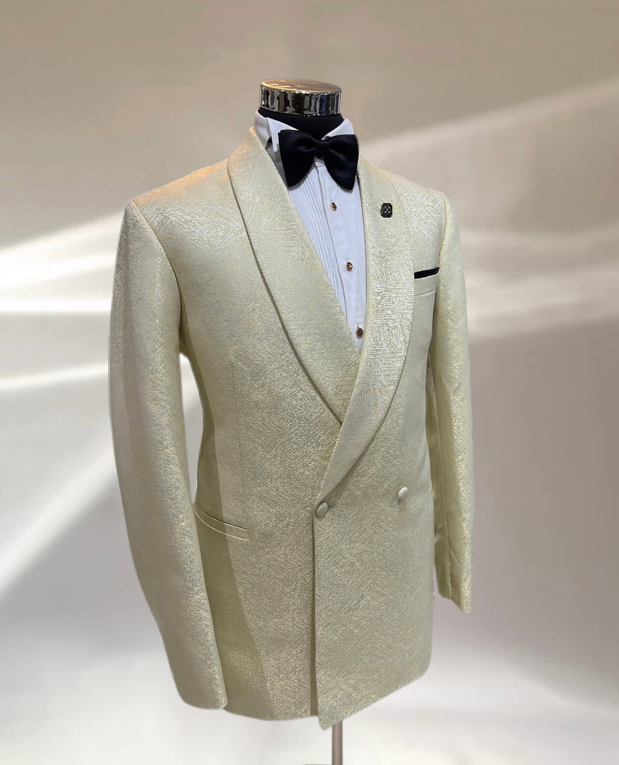 Cream-Base Damask Tuxedo (Double Breasted)
